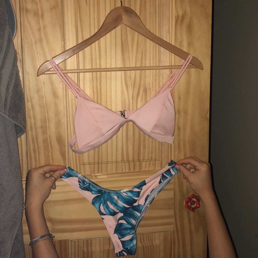 Small cute swimsuit NEVER WORN